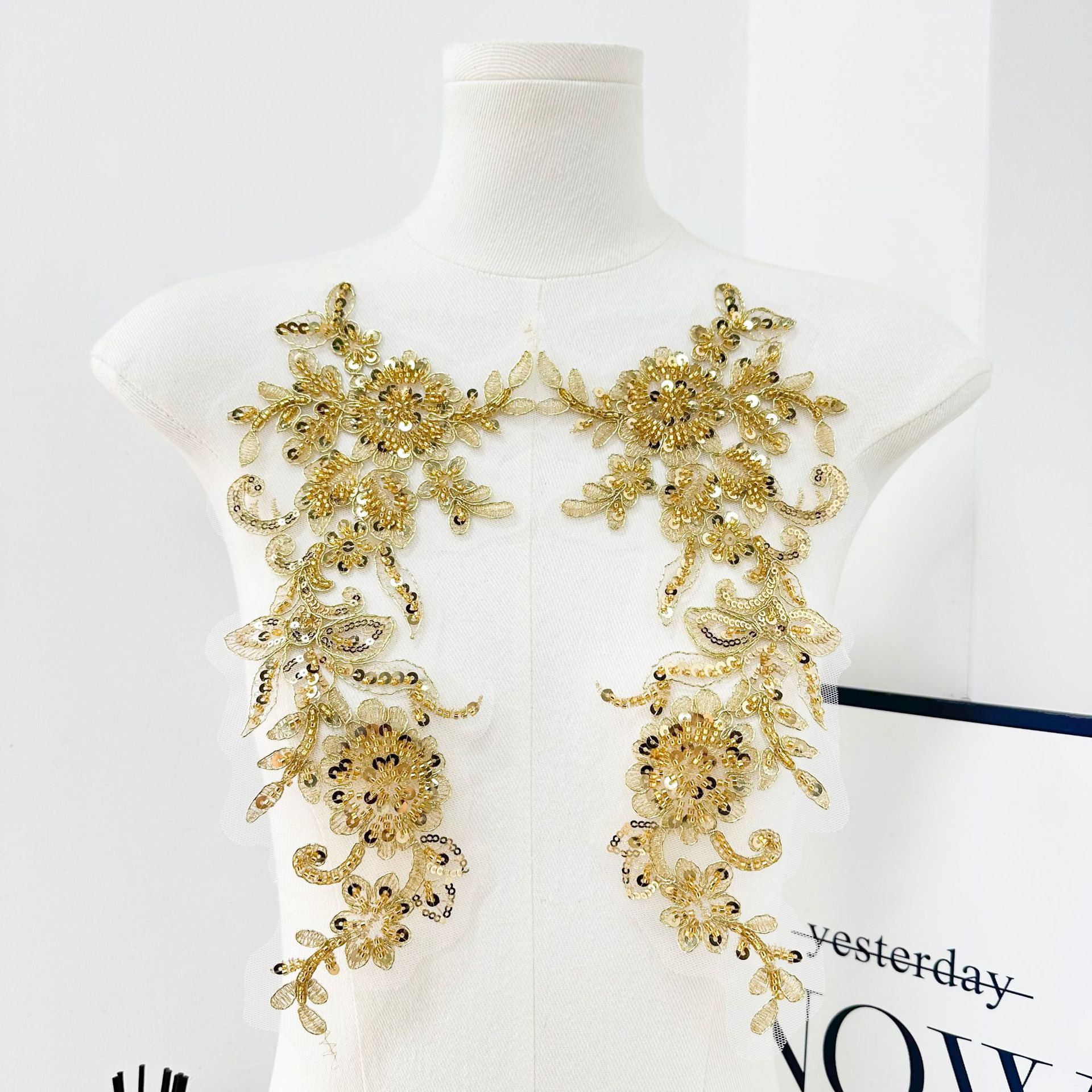 Inventario oro clavos esquinilla encaje flor vestido de boda cintura cubierta de cabeza decoración accesorios DIY decalques image 8
