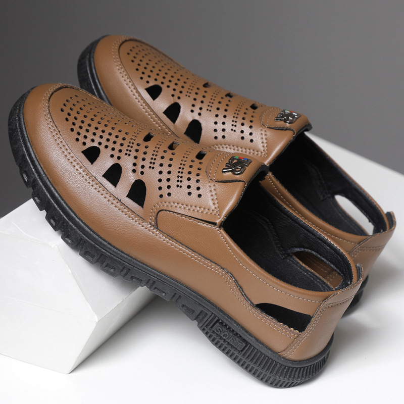 Estilo caliente 2025 primavera y verano sandalias de hombre, fondo suave transpirable, sandalias de cuero huecas antideslizantes para padres de mediana edad y ancianos