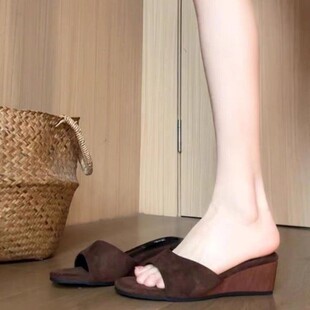 ��Ь�͹��¿��⴩��¶�ٴ��ļ�һ�ָ�������Ь��ɫС�����s��Ь