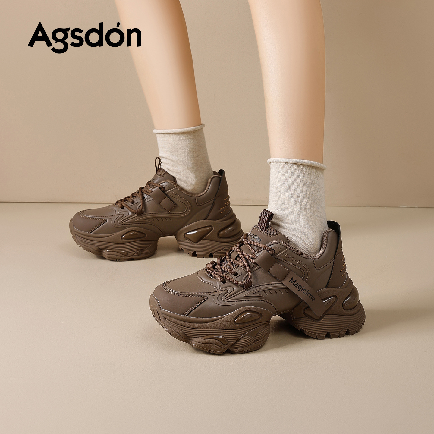 Zapatos de papá de suela gruesa marrón de Augu Shi Deng 2026 nuevos zapatos casuales retro de primavera zapatos deportivos ligeros de suela suave