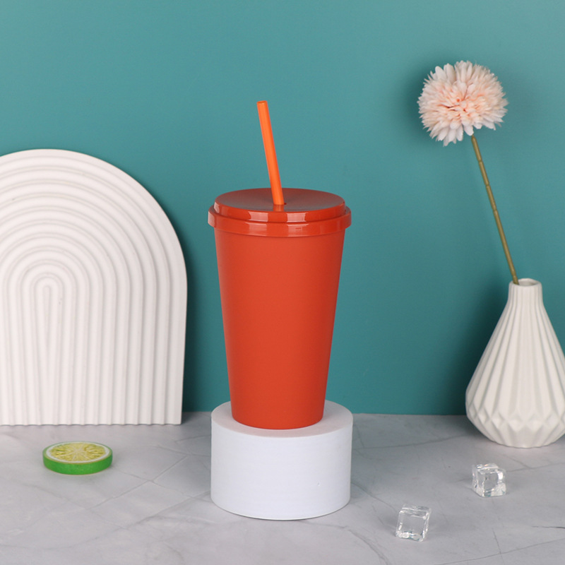 Caramelo transfronterizo red de color rojo ventas calientes sin borde taza de paja de plástico americano con tapa taza de paja taza de agua mayorista