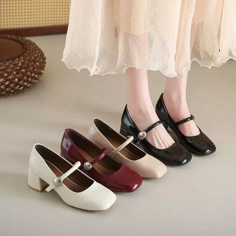 Французские туфли Мэри Джейн красные на высоком каблуке из лакированной кожи, весна 2025, новые с квадратным носком, мягкие туфли на толстом каблуке.