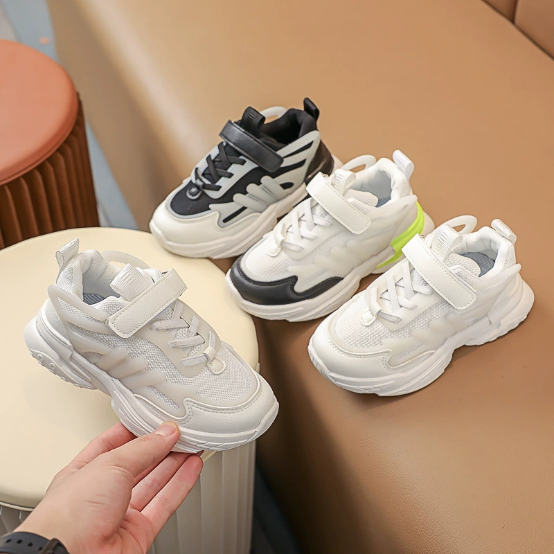 Детская светящийся ботинок 2022 новая корейская версия спортивной обуви для мальчиков на мягкой подошве для девочек обувь для студенческих беговых ботинок