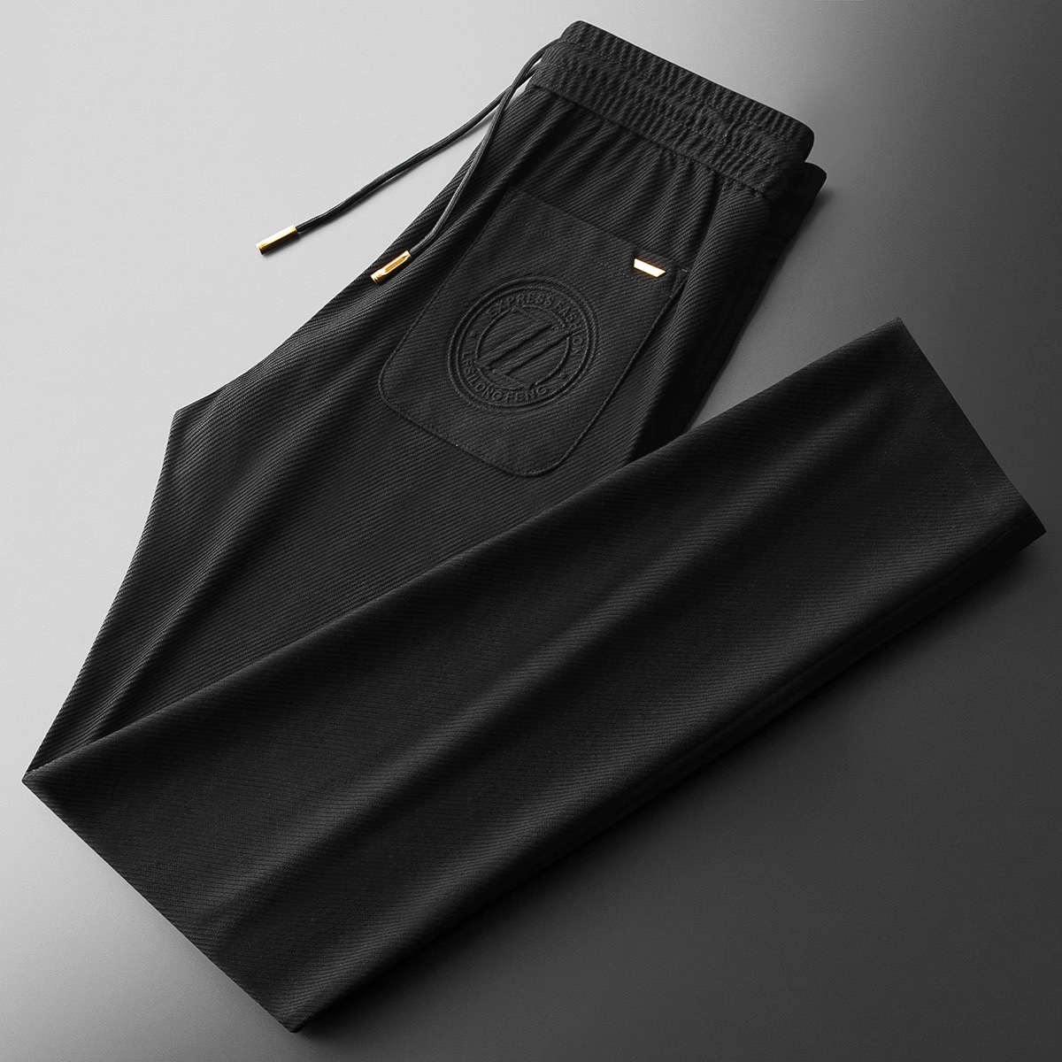 Pantaloni tuta uomo in cotone gamba dritta con ricamo_voghion.com