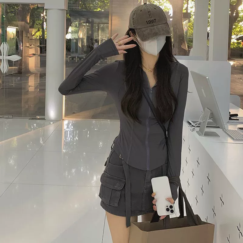 Топ с капюшоном из айссилка, slim-fit, защита от UV UPF50+, приталенный женский