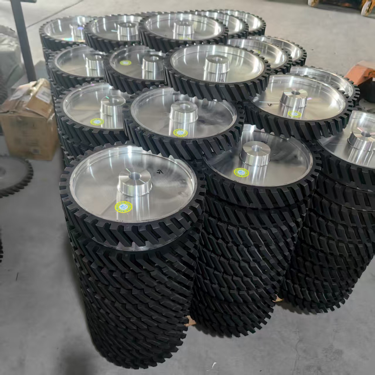 砂带机橡胶轮铝芯抛光轮不锈钢铜家具木工打磨抛光主动传动太阳轮