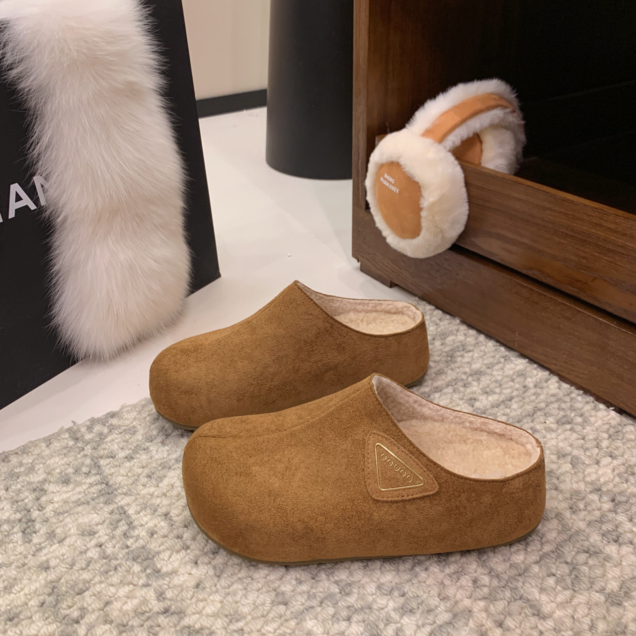 牛反绒磨砂皮2025秋冬季新款拖鞋包头中跟网红韩版时尚博肯拖鞋女