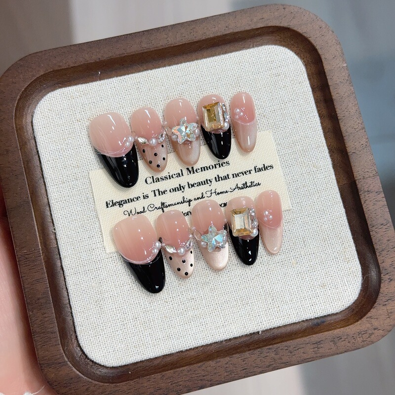 Trendy Handmade Luxury French Detachable Nail Tips
