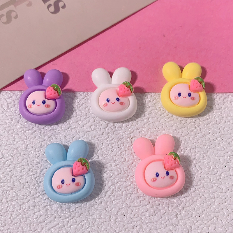 Ventas calientes de dibujos animados de fresa piezas de resina diy crema pegamento caja de teléfono móvil accesorios para el cabello clip de cabello botones de zapatos materiales hechos a mano