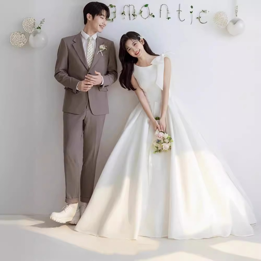 Fashionable elite elegant wedding dress for bride sleevless