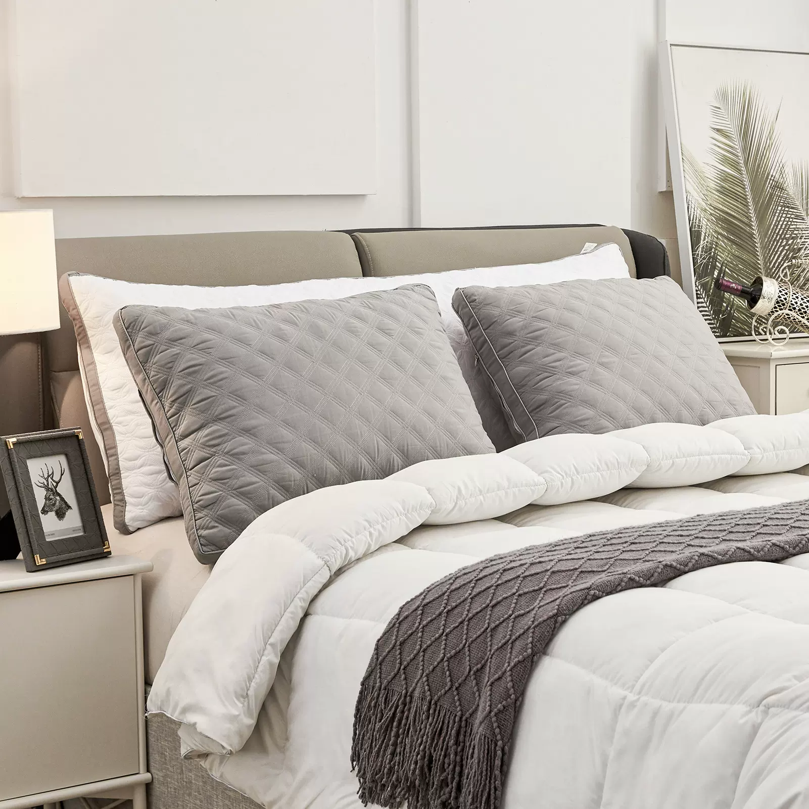 灰色铜钱花绗绣枕头双人男女枕助睡眠枕芯抗菌双边绗缝双边高弹枕