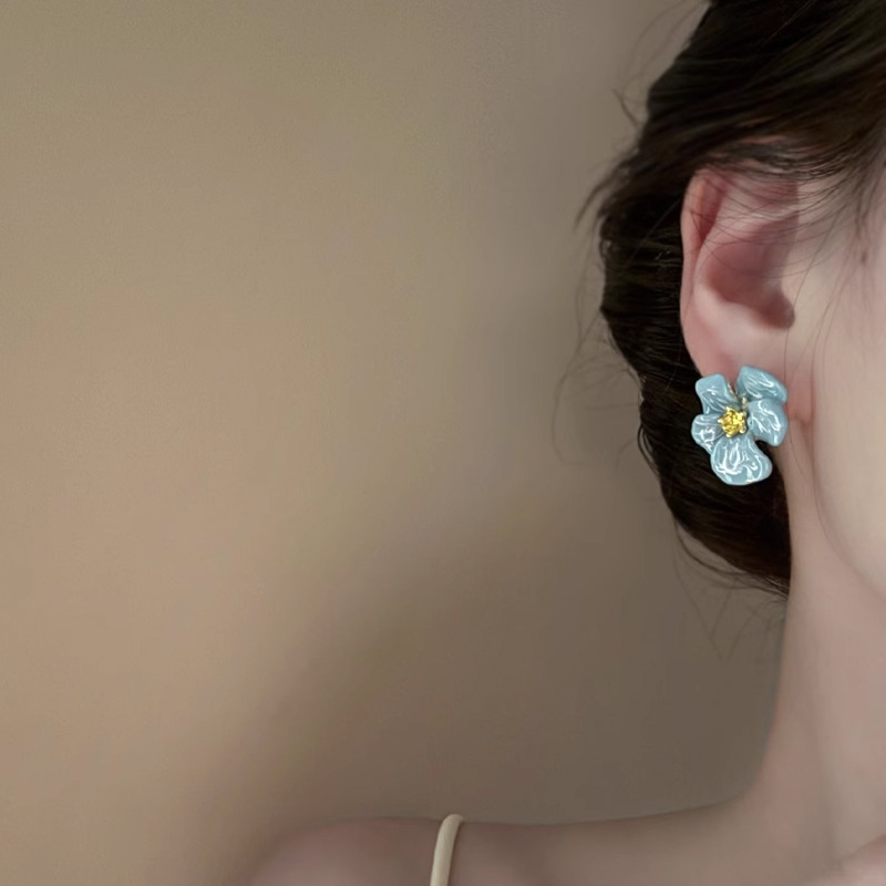 Retro Drip Glazed Flower Yellow Diamond Ear Studs Niche