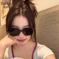 2025新款户外开车防晒太阳眼镜高级感复古百搭韩版方框护眼墨镜女
