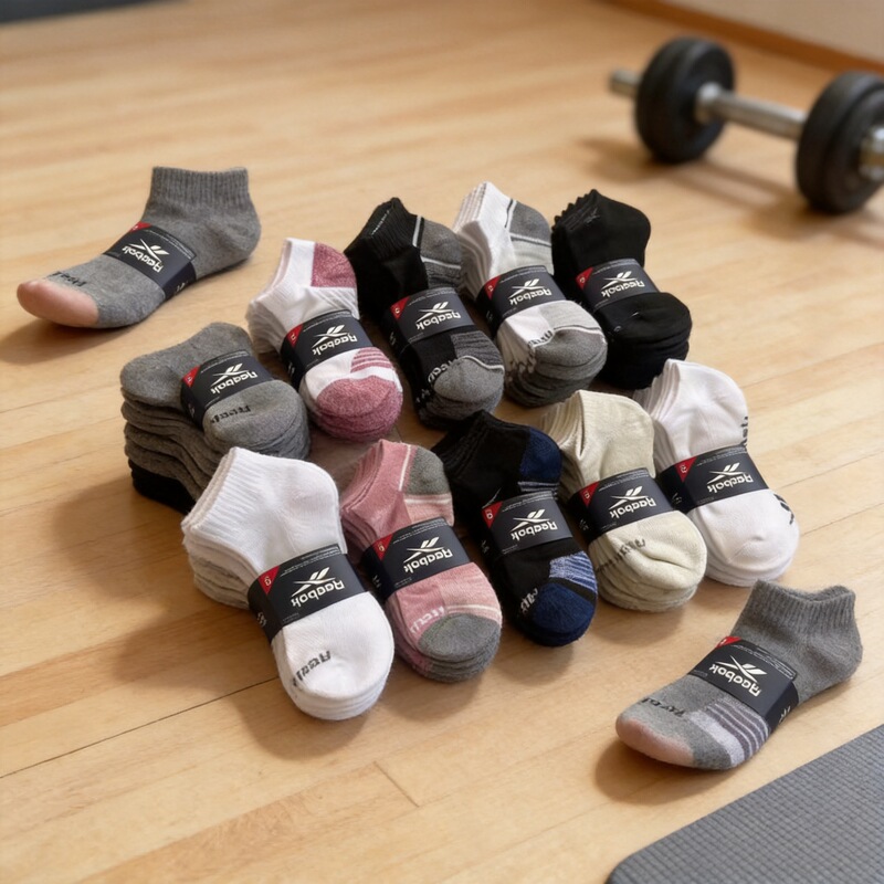 Wholesale Reebok Towel-Soled Ankle Socks for Foreign Trade, Popular Street Vendor Items, Colorful Men's and Women's Short Sports Socks in Black, White, and Gray