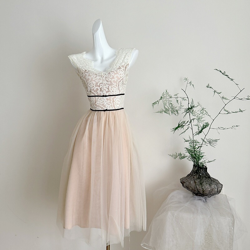 Mesh Goddess~ Slimming Waist Lace Patchwork Dress for Women, V-Neck Mesh Sleeveless Long Dress for Summer
