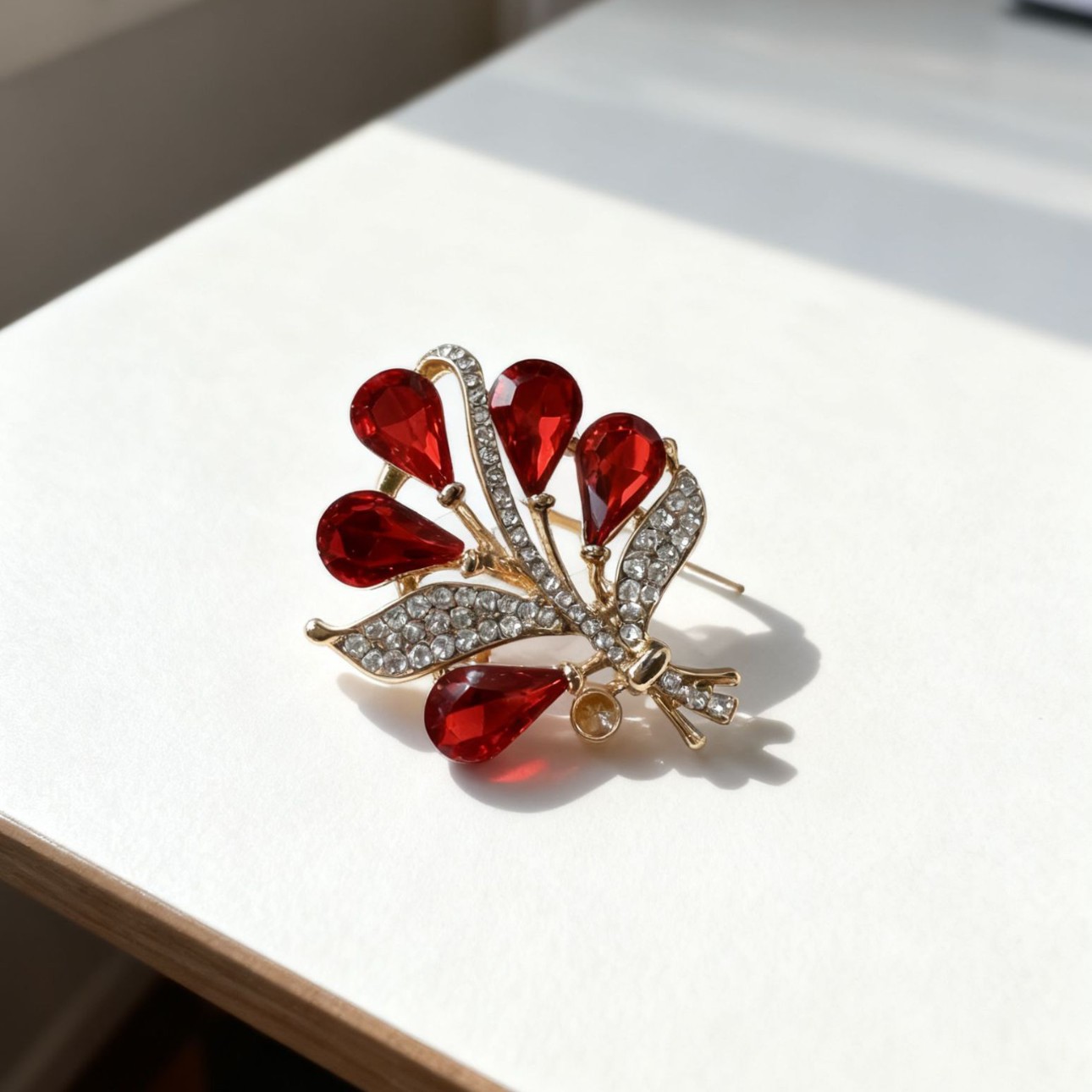 Light Luxury Brooch, Bracelet, Wardrobe Jewelry, European and American Exquisite Diamond-Encrusted High-End Corsage Accessories, Luxury High-End Brooch