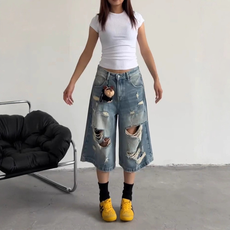 Plus-Size Trendy Retro Ripped Denim Capri Pants for Women, Loose Straight-Leg Distressed Stylish Summer Casual Shorts