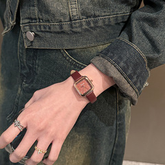 依文琳新款古典女士小方表輕奢簡約皮帶腕錶日常通勤氣質石英表女