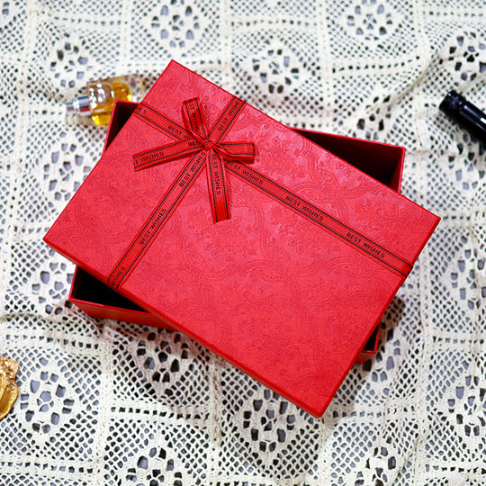 In stock heaven and earth cover hand gift box small red book large gift box scarf cosmetics packaging box high-end gift box