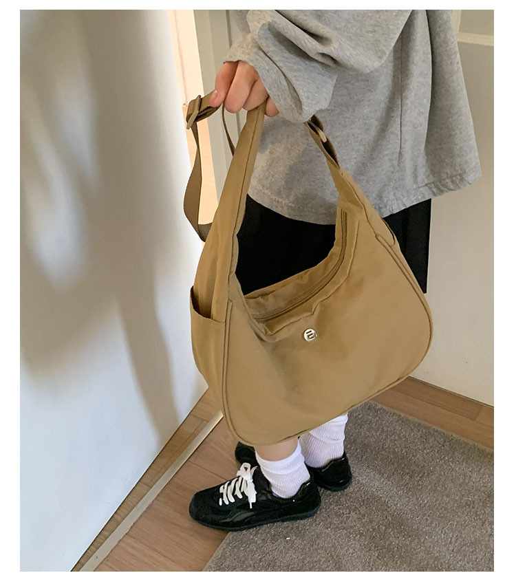 Small handbag, women's underarm bag, fashionable and casual single-shoulder bag, crossbody bag, 2025 new style for work and commuting, stylish solid color bag undefined