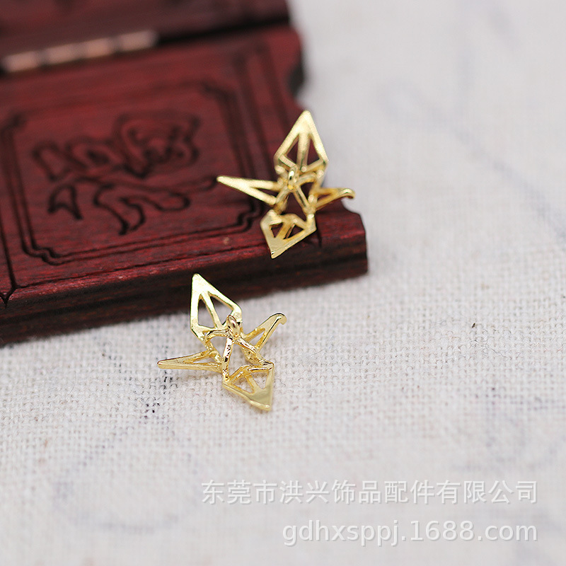 Hongxing earrings color gold-plated DIY Paper Crane small crane geometric pendant earrings necklace pendant jewelry B617 Hongxing earrings color gold-plated DIY Paper Crane small crane geometric pendant earrings necklace pendant jewelry B617