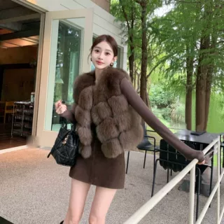 精灵马甲女2026秋冬新款狐狸毛环保皮草今年流行爆款毛毛外套短款