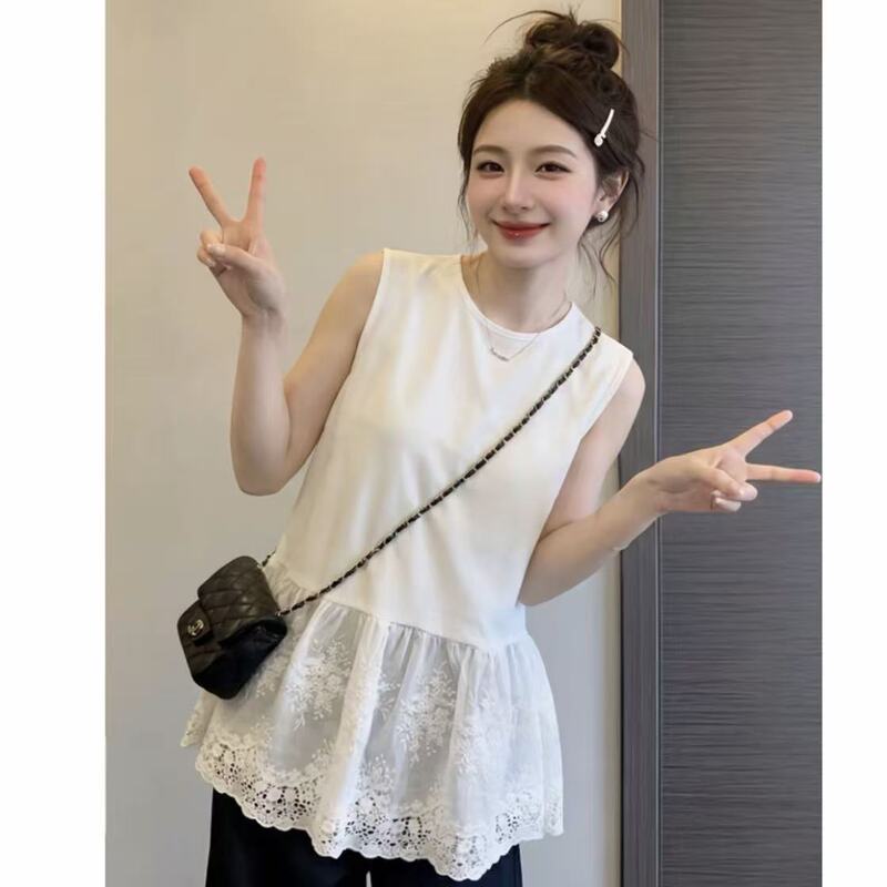 French-style sleeveless mid-length vest, new summer model with lace splicing, slimming and elegant top for outer wear or as a base layer French-style sleeveless mid-length vest, new summer model with lace splicing, slimming and elegant top for outer wear or as a base layer