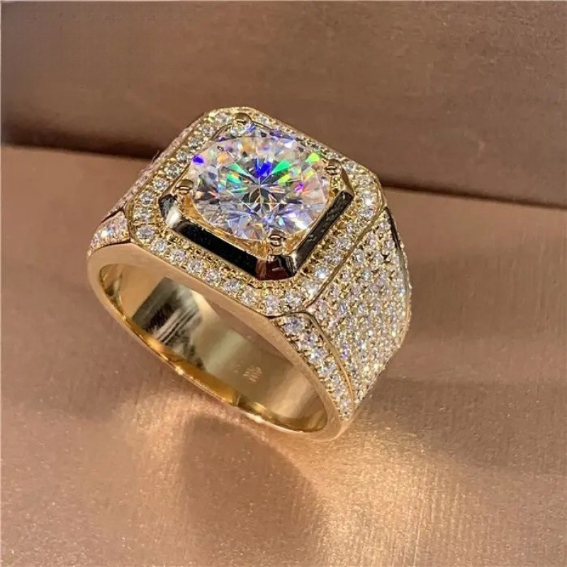 Minimalist Men's Designer Ring For Elegant Daily Wear And Occasions_voghion.com