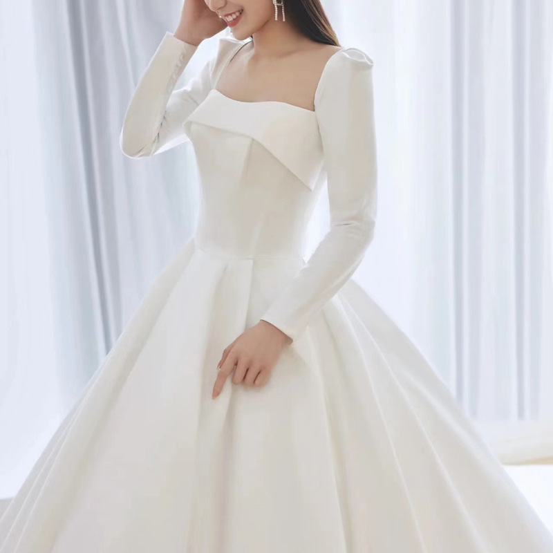 Satin Main Wedding Dress with Long Sleeves, 2026 New Style, High-End Bride Slimming White Elegant Gown with Long Train