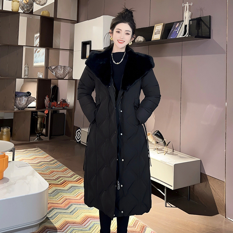 2025 invierno nuevo estilo largo temperamento cálido con solapa de pluma de algodón para mujeres delgadas dos mangas desmontables abrigo