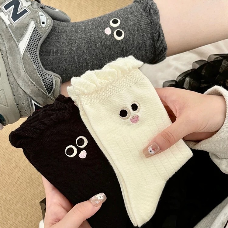 Socks Women's Boneless Lace Piled Socks Autumn and Winter Sweat-sucking Women's Socks Cute Cartoon Big Eyes Mid-tube Socks Socks Women's Boneless Lace Piled Socks Autumn and Winter Sweat-sucking Women's Socks Cute Cartoon Big Eyes Mid-tube Socks