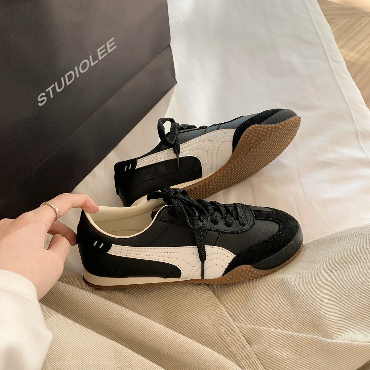 Versión de piel de vaca de la uva de la madre de altura de cuero genuino de color Miu correa de suela gruesa de zapatos de entrenamiento de mujer zapatos deportivos casuales