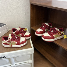 潮童红色板鞋2026新款男女童低帮百搭运动鞋时尚中大童休闲单鞋