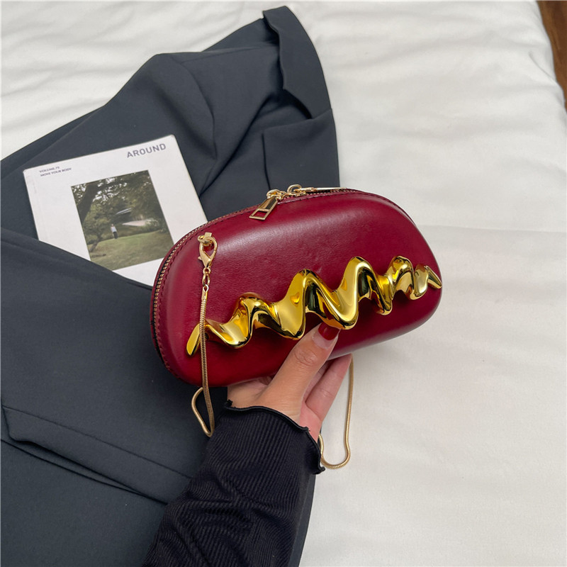Bolso de mano de moda europea y americana personalidad para mujeres 2025 nueva cadena de moda bolso de cena bolso de hombro bolso de caja diagonal