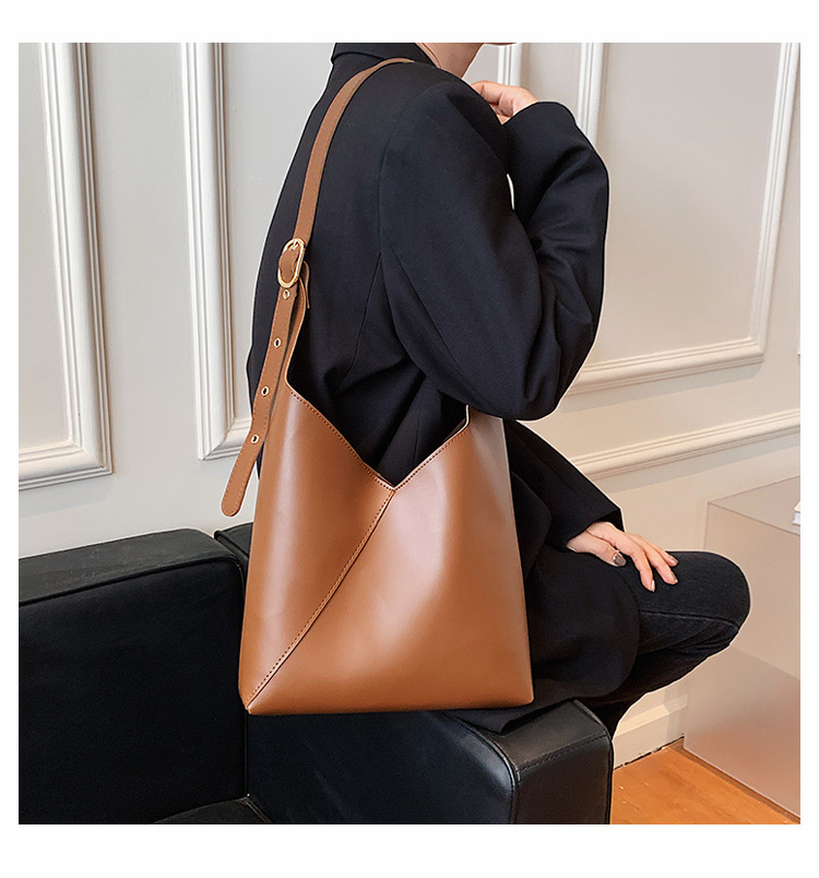 Fashion Retro Solid Color Large-capacity Messenger One-shoulder Bucket Bag Wholesale Nihaojewelry display picture 2