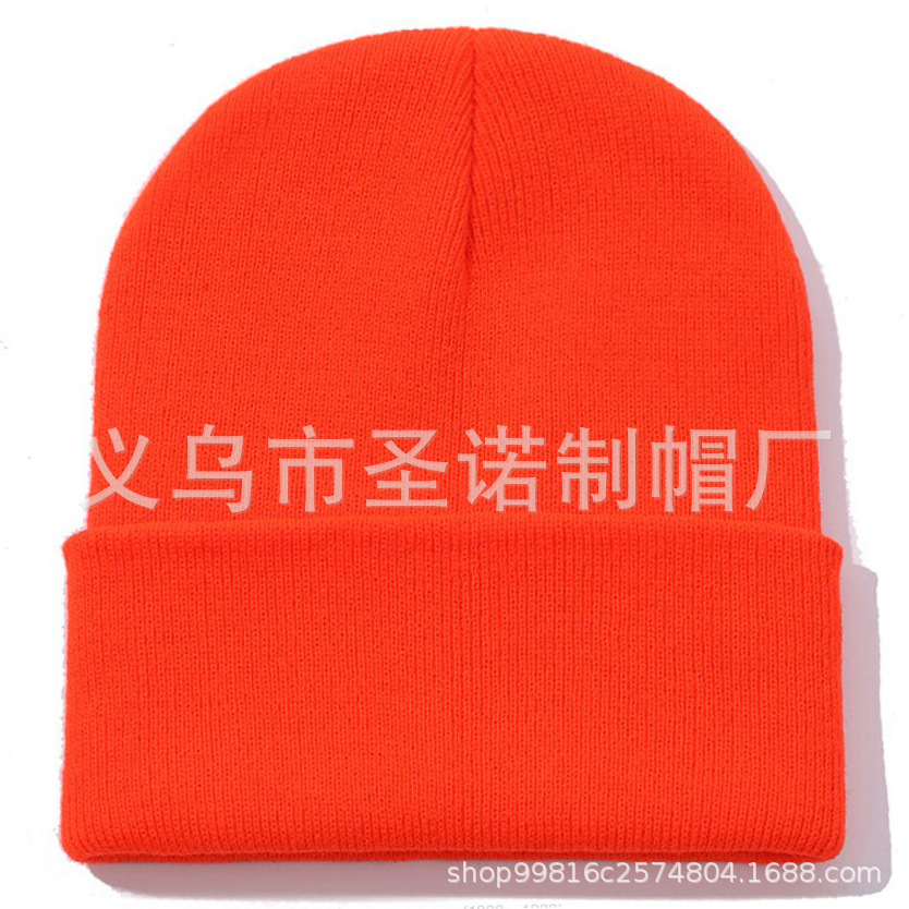 Bordado todo el tablero de luz de color sólido acrílico sombrero de punto europeo y americano otoño e invierno cálido sombrero de lana gorro para hombres y mujeres