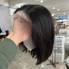 欧米のクロスボーダーの爆発金の中で女性の髪の短いストレートの波の頭のふわふわしている自然な日常の前のレースのかつらの全髪カバー