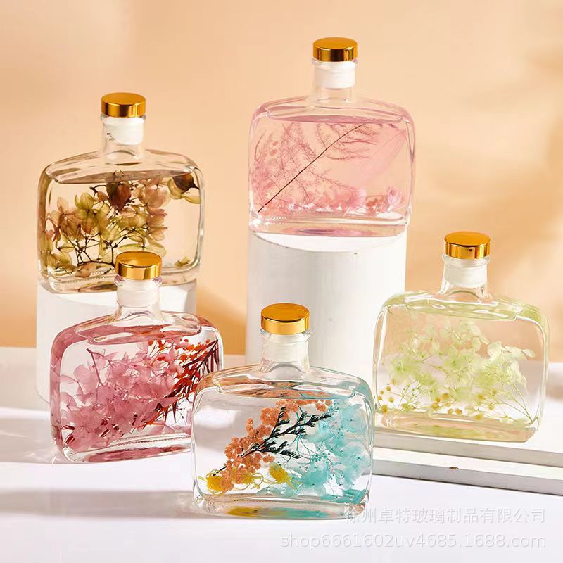 Wholesale fire-free aromatherapy empty bottle DIY fire-free essential oil indoor decoration aroma volatile bottle flat square aromatherapy glass