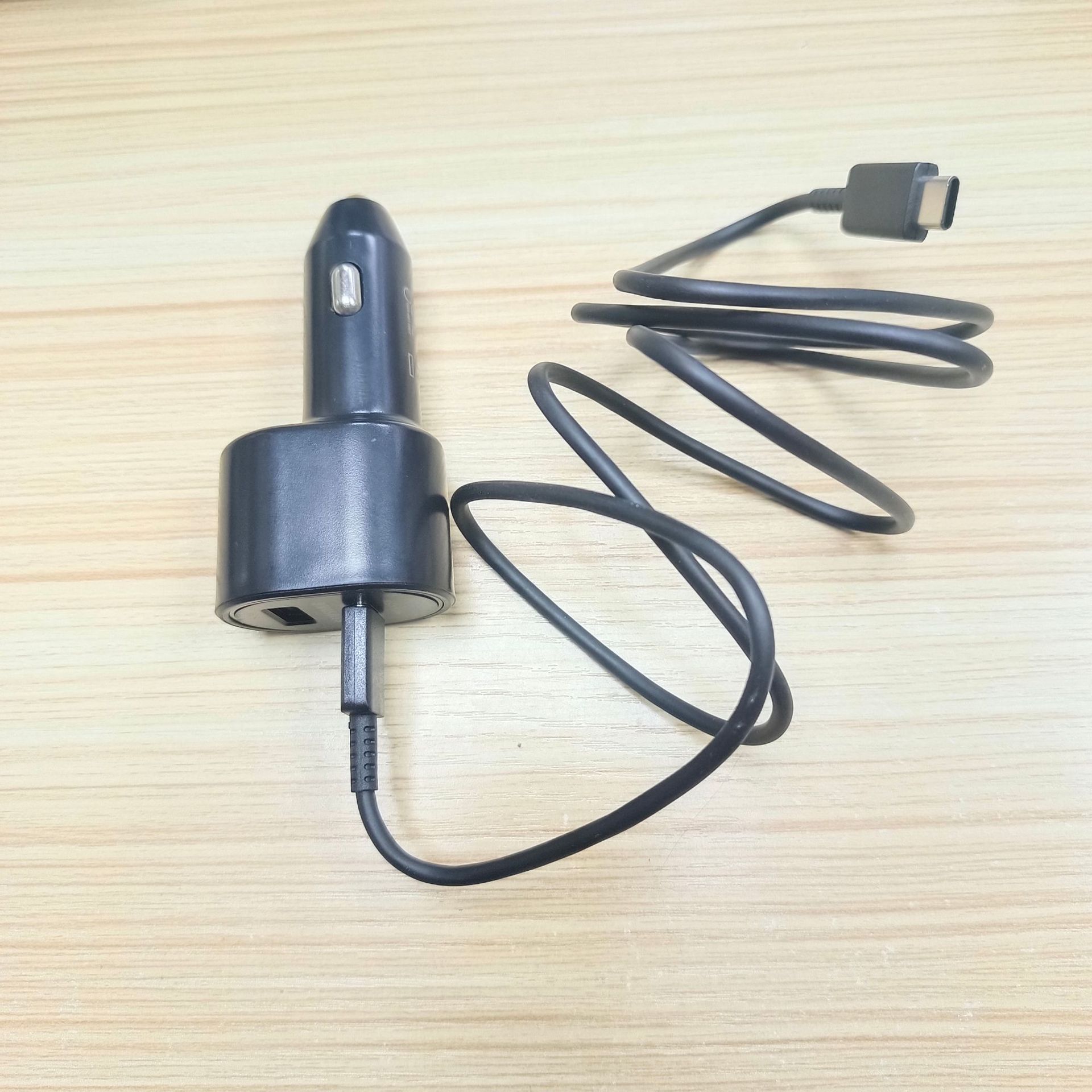 Suitable for Samsung S22Ultra 45W Car Battery Charger A+C One-To-Two Car Charger Ultra-Fast Ep-L530