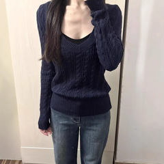 アメリカのギャルvネックの花のセーターの女性秋冬2024の新型の修身は腰の中に底のニットの上着を掛けます。
