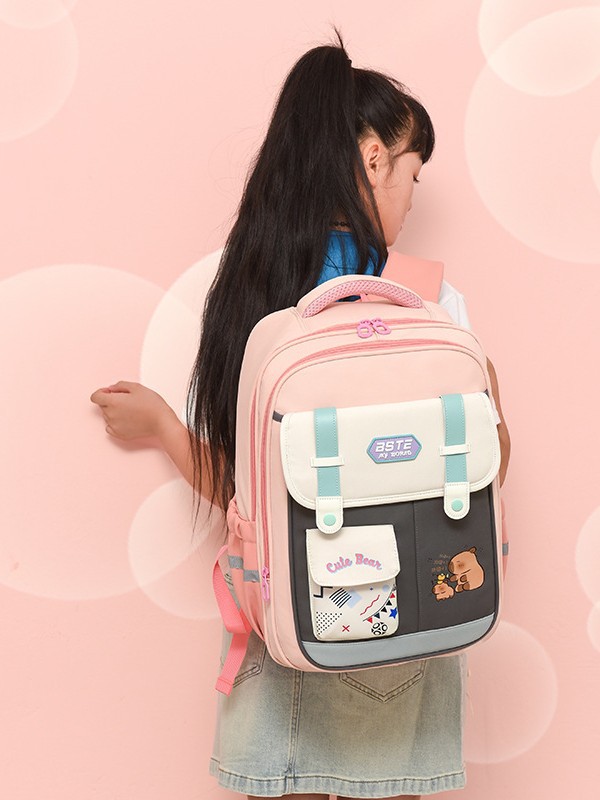 El nuevo INS Coreano de alto valor facial es fresco, dulce y lindo, la mochila kapibala es ligera para estudiantes de secundaria.