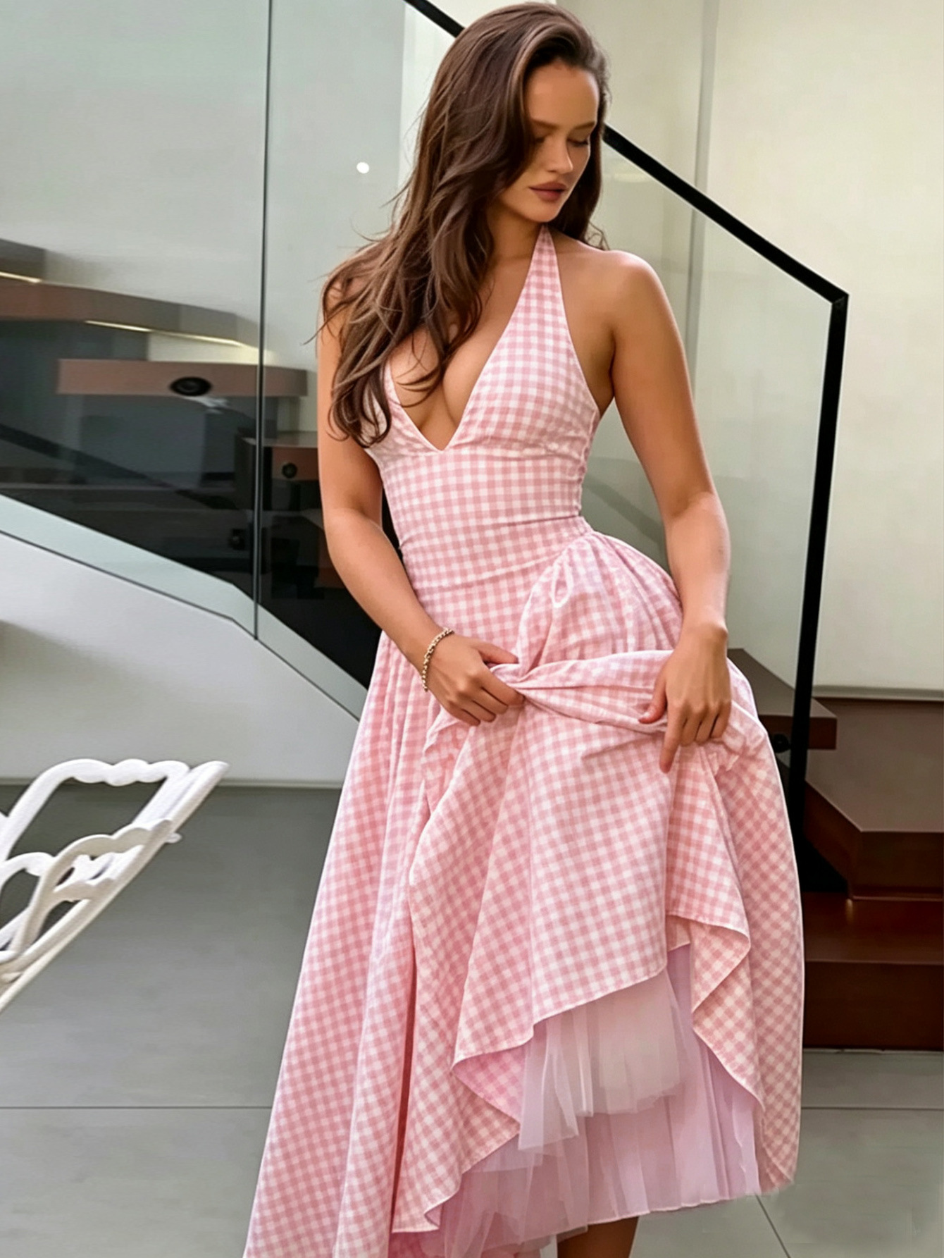 2026 otoño y invierno de la nueva ropa de mujer europea y americana de malla francesa elegante en el viento cuello colgante plegado cintura falda larga
