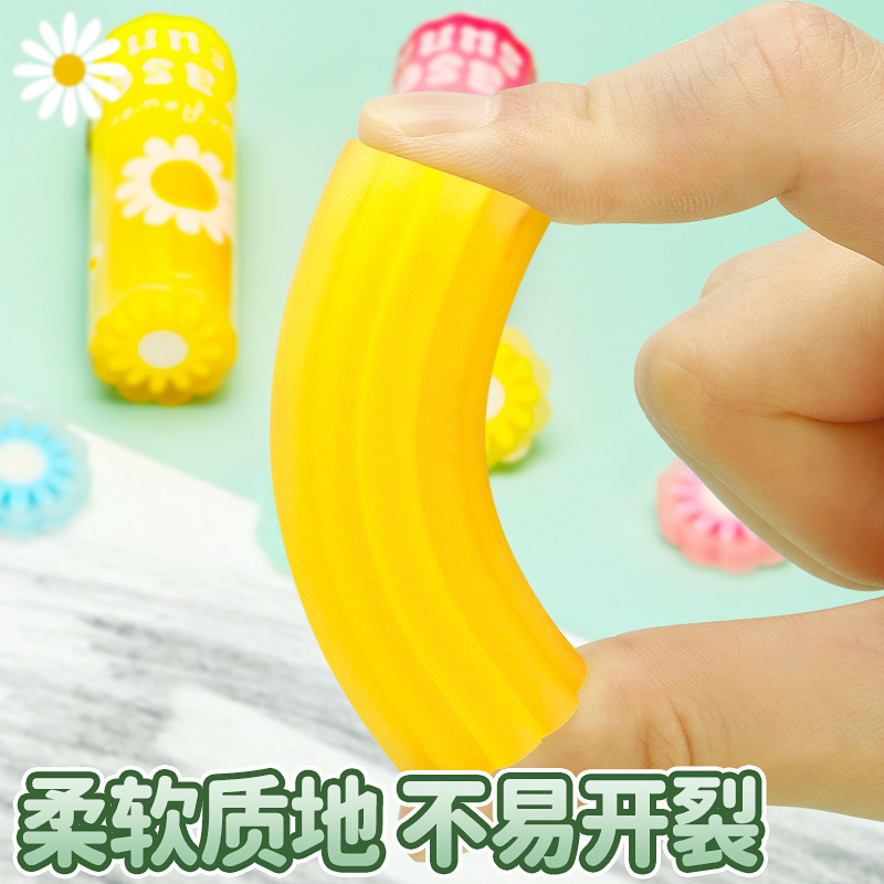 El borrador de sándwich de margarita se puede cortar en el borrador, los estudiantes lo usan para limpiarlo, niña creativa linda y menos caspa