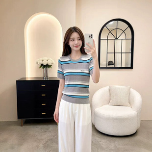 ���͸���Ů�b P��26�ļ��¿�ײɫ�l�y�A�Iᘿ��������e����Ů