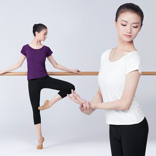 �赸�����L��Ů ���˰����辚������ɫ�w�����w������A�I������