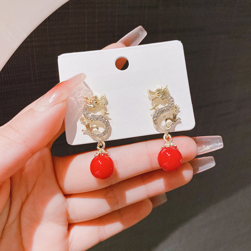 Sophisticated fashionable festive earrings from pearl
