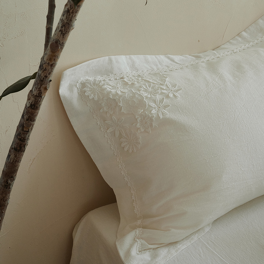 Alojamiento japonés de algodón blanco de cuatro piezas, algodón puro, algodón bordado ligero, lujo, cama de hilo importada de alta calidad