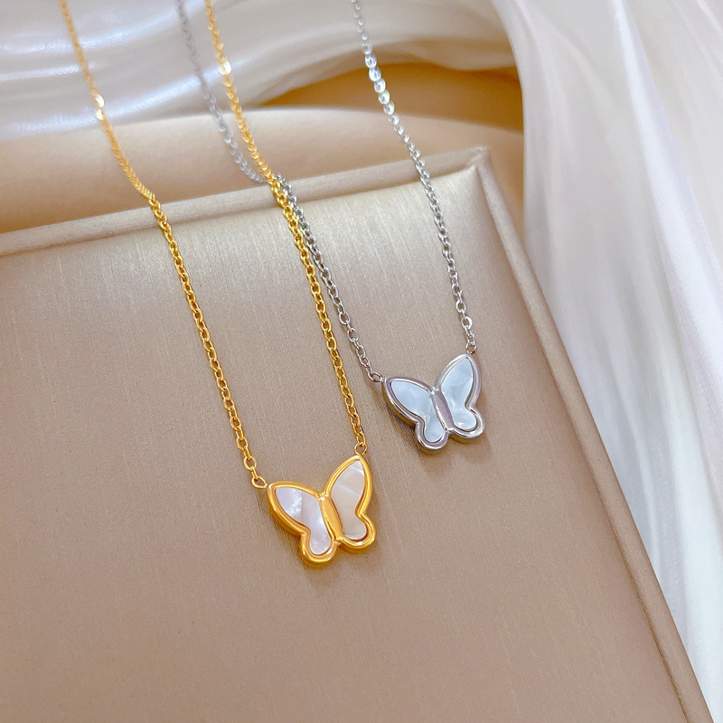 Lady Butterfly Shell Titanium Steel Plating Pendant Necklace 1 Piece display picture 3