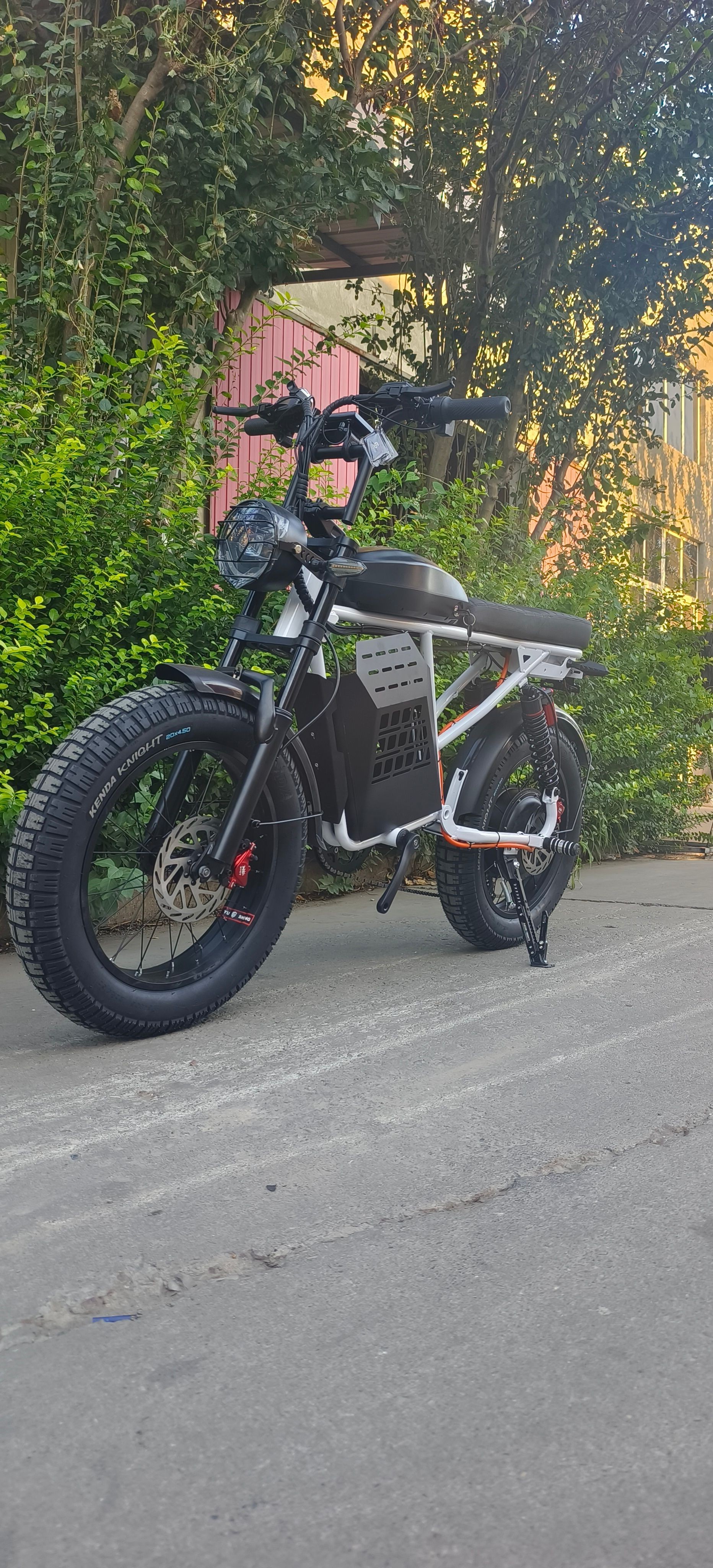 Super73 Style Retro Electric Bicycle Off-Road Fat Tire E-Bike
