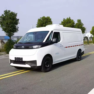 解放J6L冷藏车5.2米冷藏车小型面包疫苗车